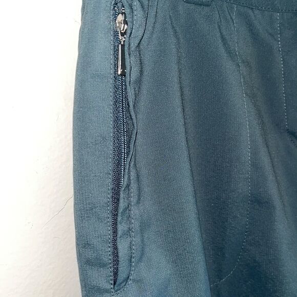 EXCELLENT CONDITION WOMEN’S NIKE DRI-FIT GOLF BERMUDA SHORTS SIZE 8 - Picture 5 of 6